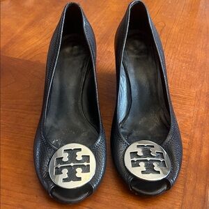Tory Burch Sally Low Wedge Peep-Toe Pumps - Black/Silver - Size 9.5